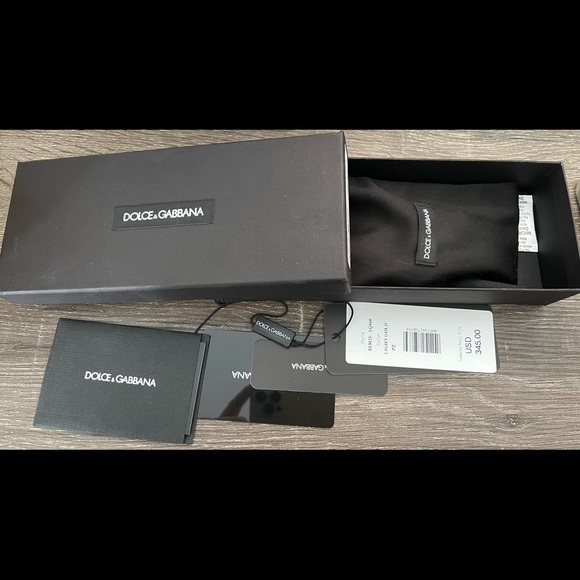 ❌SOLD❌DOLCE&GABBANA logo keychain - Picture 3 of 8